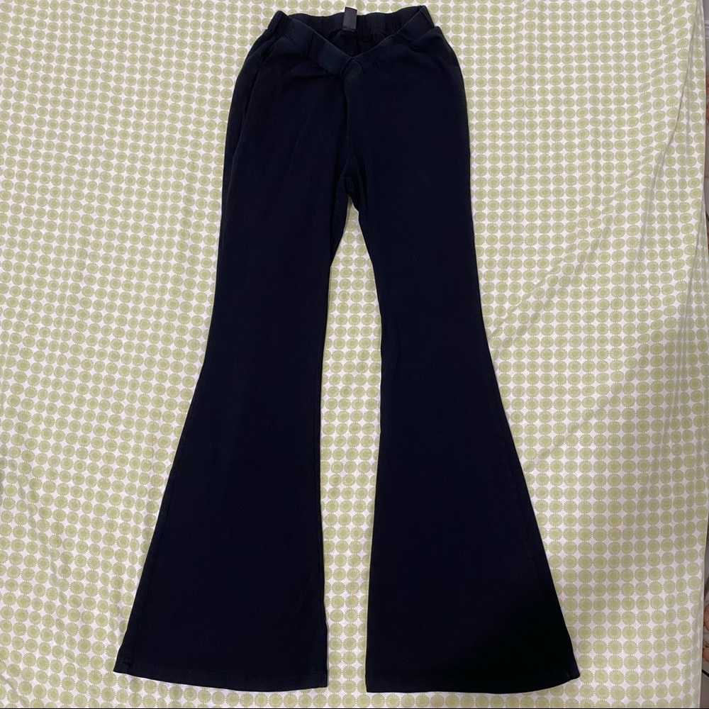 shein black flared leggings / yoga pants